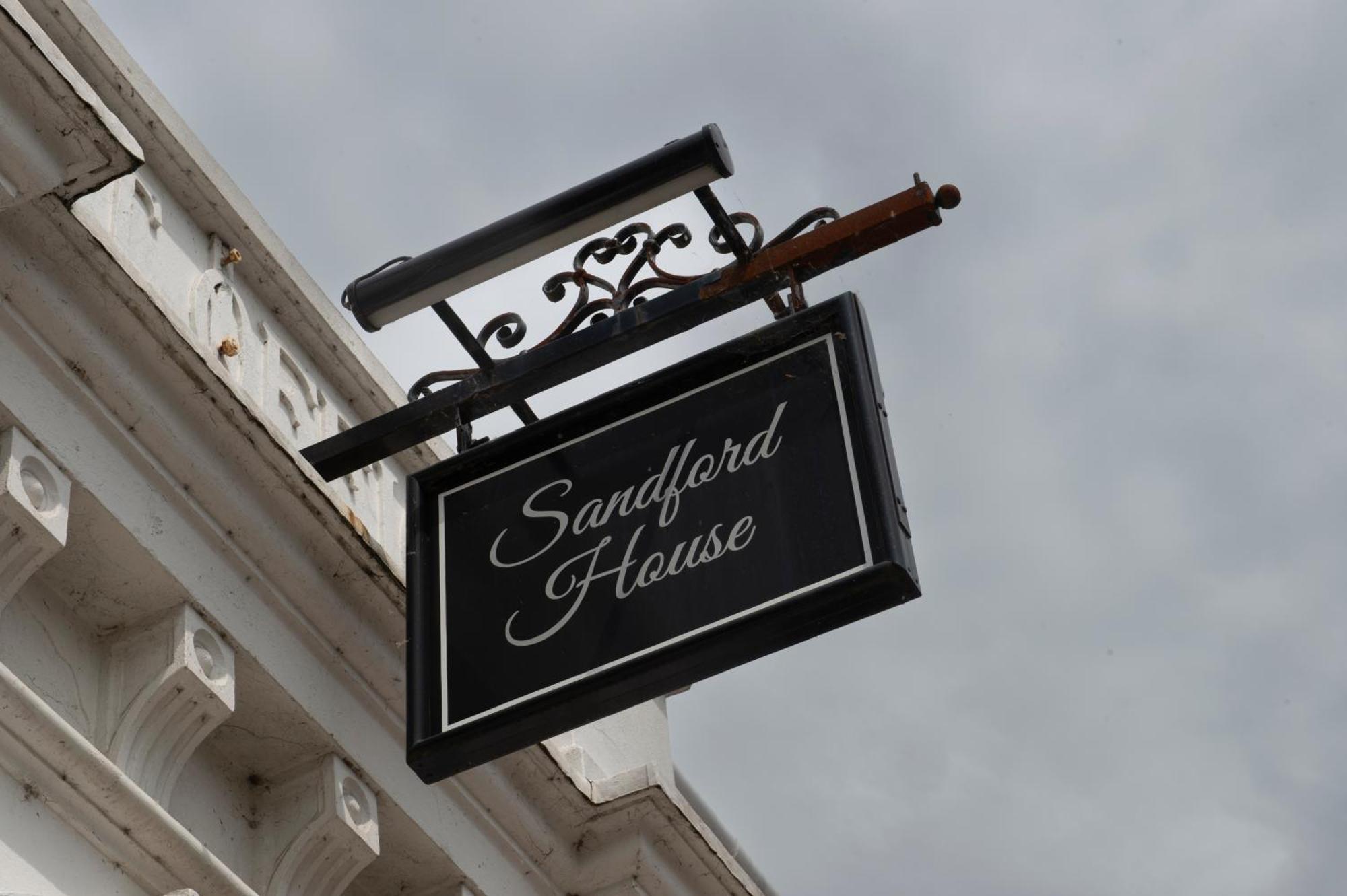 Sandford House Hotel Wetherspoon Huntingdon Exteriér fotografie