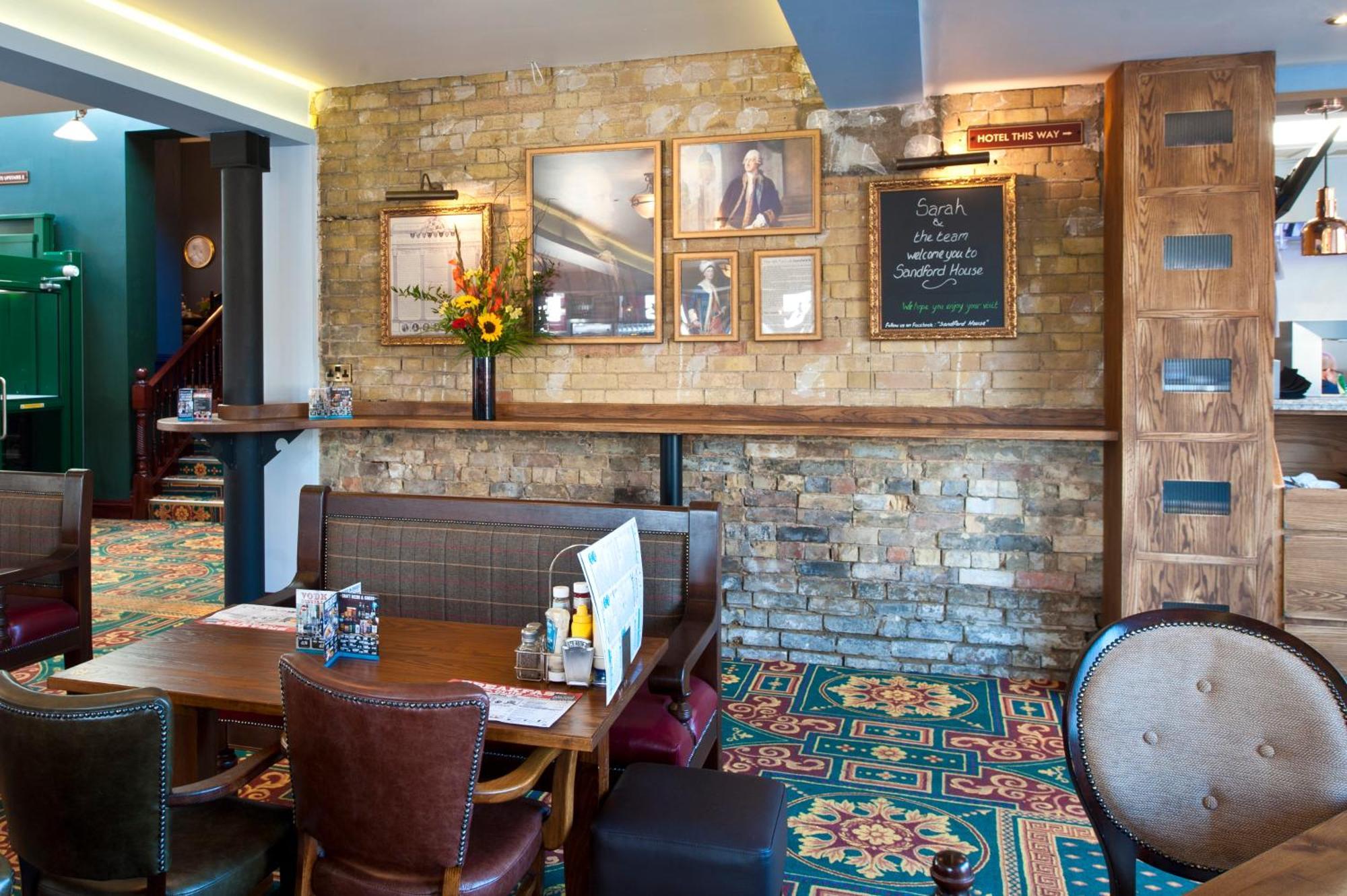 Sandford House Hotel Wetherspoon Huntingdon Exteriér fotografie